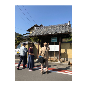 「富海本陣前」