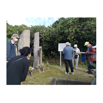 湯野板碑にて（周南市湯野）